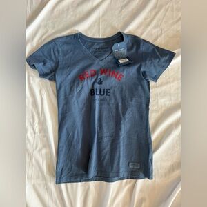 327 NWT Life Is Good Red Wine and Blue T shirt Minimalist American XS